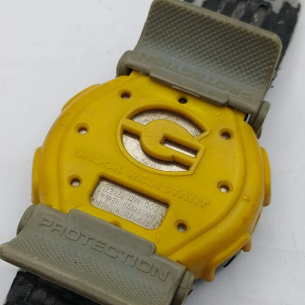 CASIO Illuminator Alarm/Chrono 1597 DW-003 Vintage Men's Watch