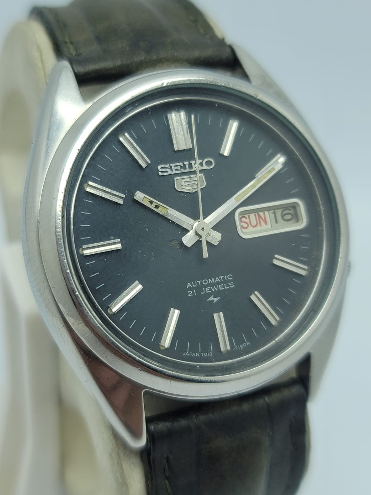 Seiko 5 Automatic 7009-6001 Vintage Men's Watch MUA69BAS3 - Watches Pool