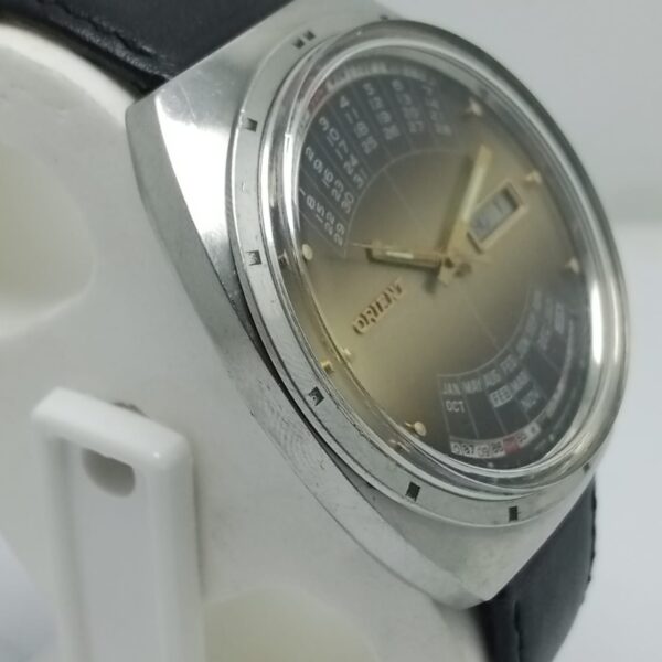 ORIENT Automatic Y469672-4A Day/Date Calendar World Time Vintage Men's Watch