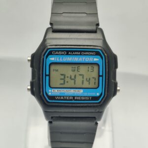 Casio Illuminator Quartz 1572 F-105 Alarm Chrono Digital Vintage Watch