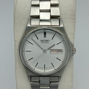 Seiko 2A23-0140 Quartz Day/Date Vintage Women's Watch