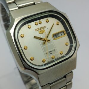 Seiko 5 7009-5290 Automatic Day/Date Vintage Men’s Watch IMR235WSI4