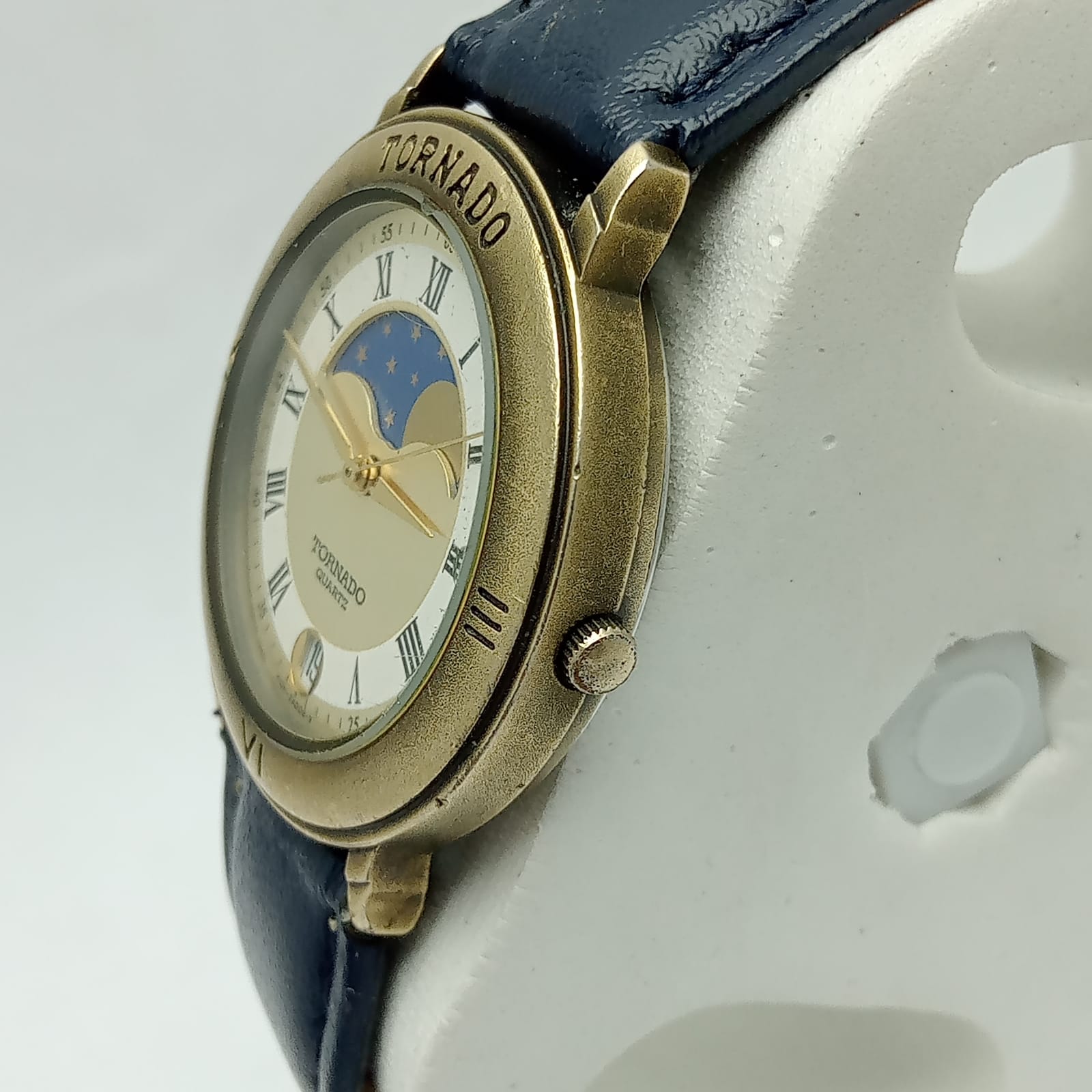 Tornado Moon Phase Quartz HOM-24006 Roman Dial Vintage Watch