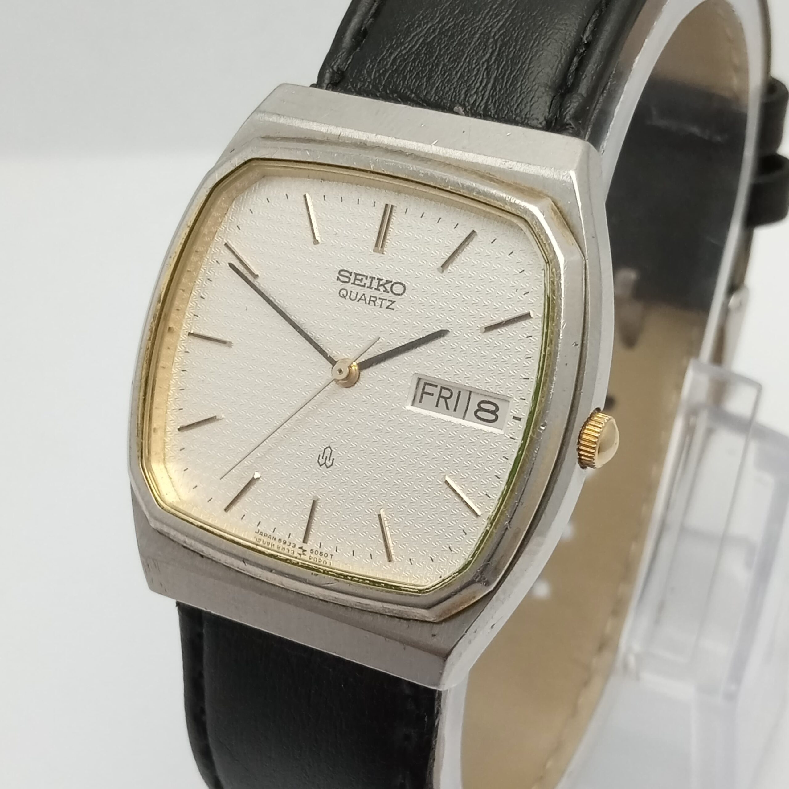 Seiko Quartz 5933-5040 Day/Date Vintage Men's Watch ALM207MUB3