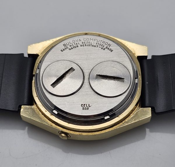 Bulova Computron n6 Red Led Digital Quartz Vintage Mens Watch c5fc07cd 1 600x573