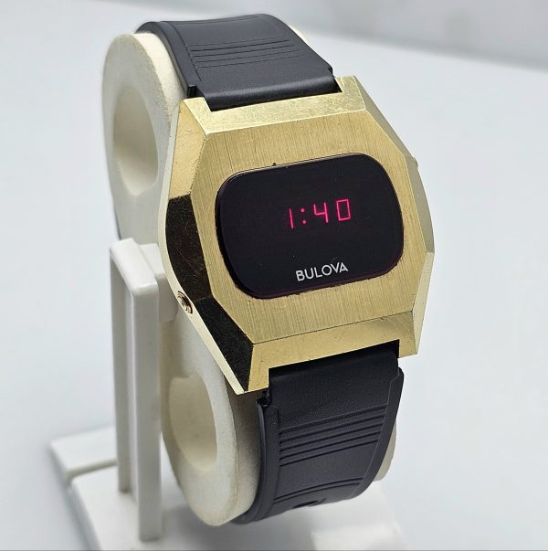 Bulova Computron n6 Red Led Digital Quartz Vintage Mens Watch c5fc07cd 3 600x603