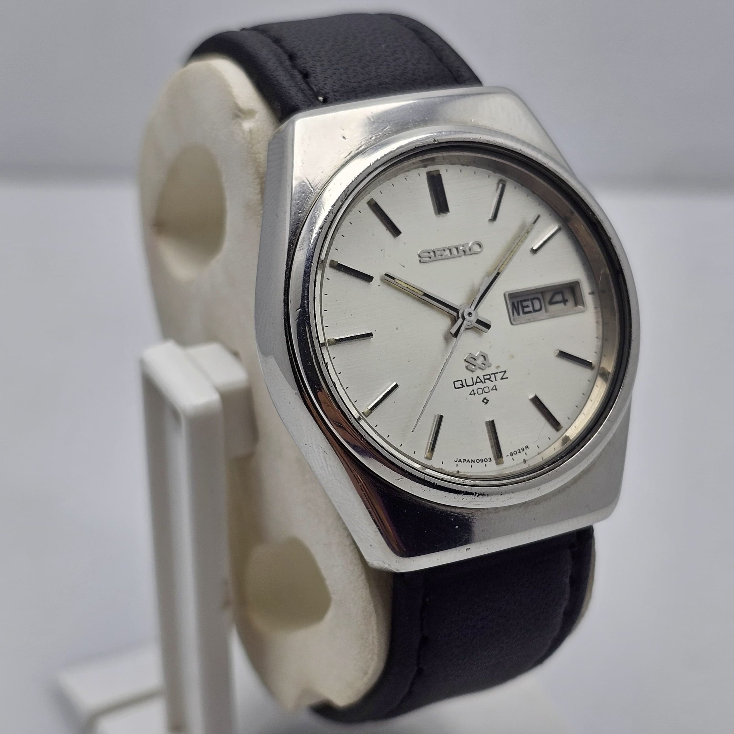 Seiko 0903 8169 DayDate Quartz 4004 Vintage Mens Watch 9 scaled