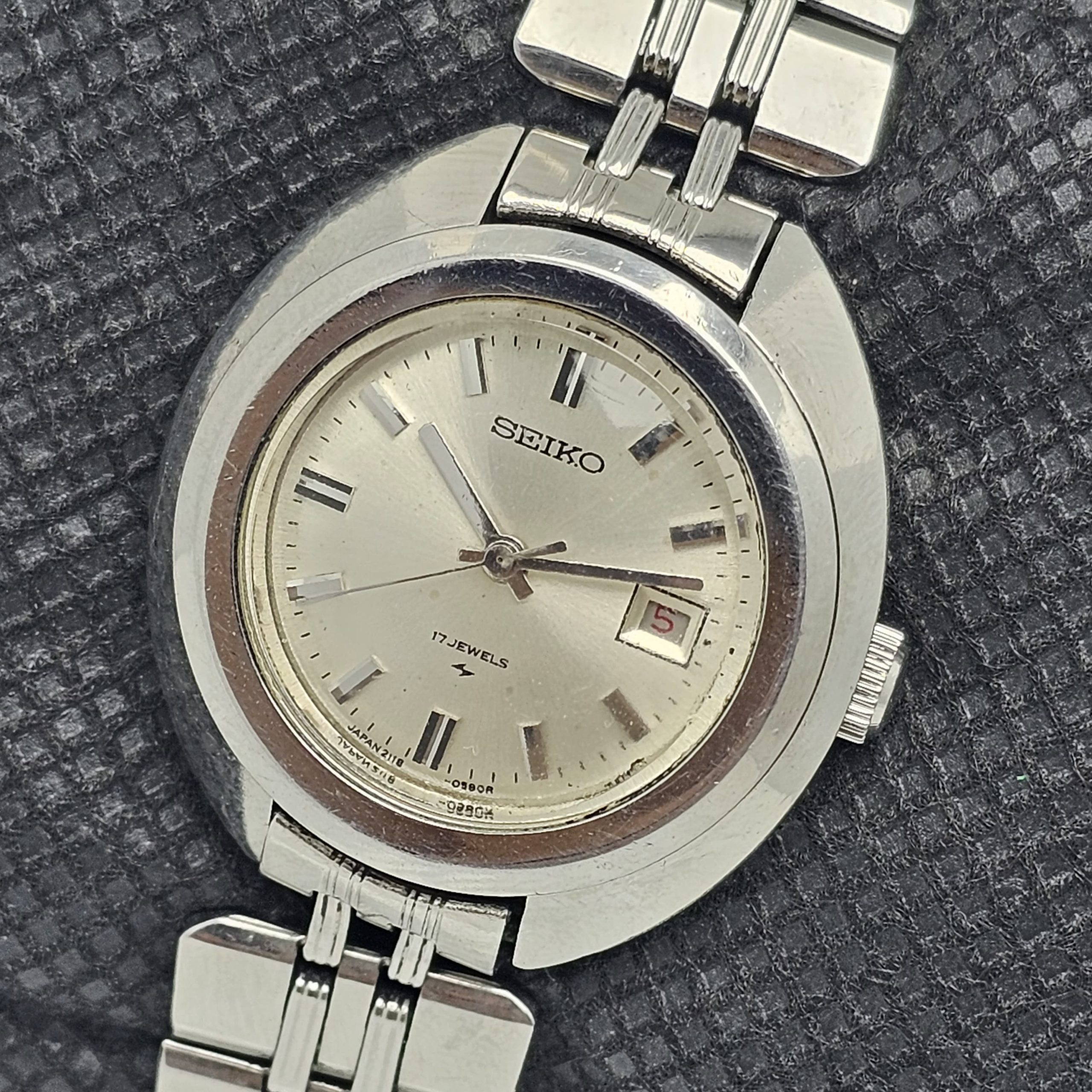 Seiko Manual Winding 2118 0400 Vintage Womens Watch 2 scaled (1)