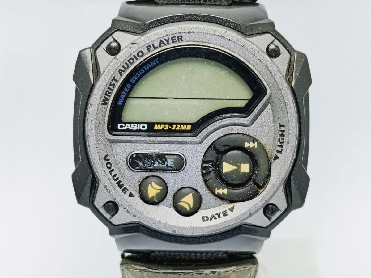 Casio 2002 WMP-1 Wrist Audio Player MP3-32MB Digital Vintage Men's