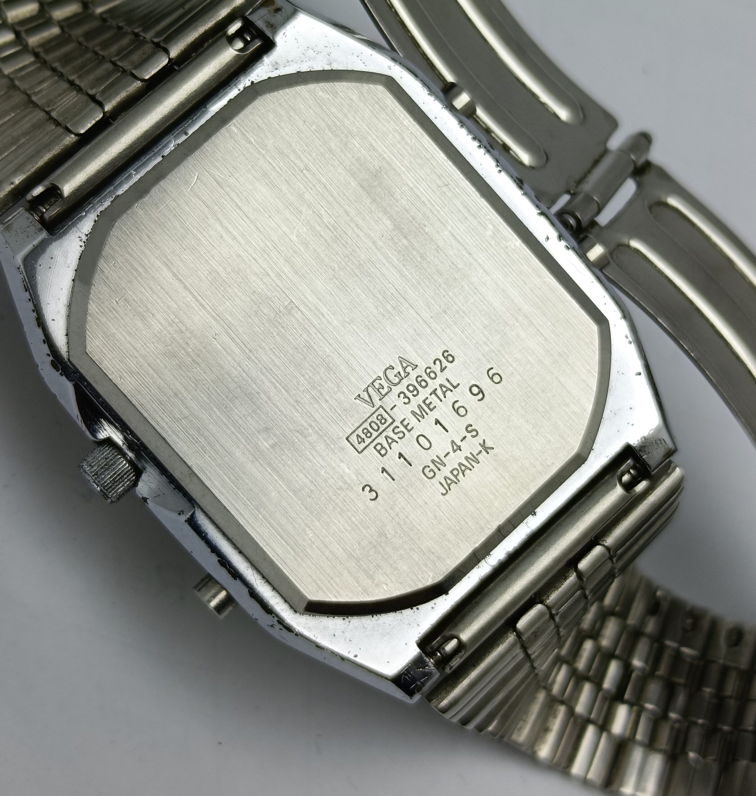 Citizen Vega 4808-396626 Ana Digi Alarm Chronograph Quartz Vintage