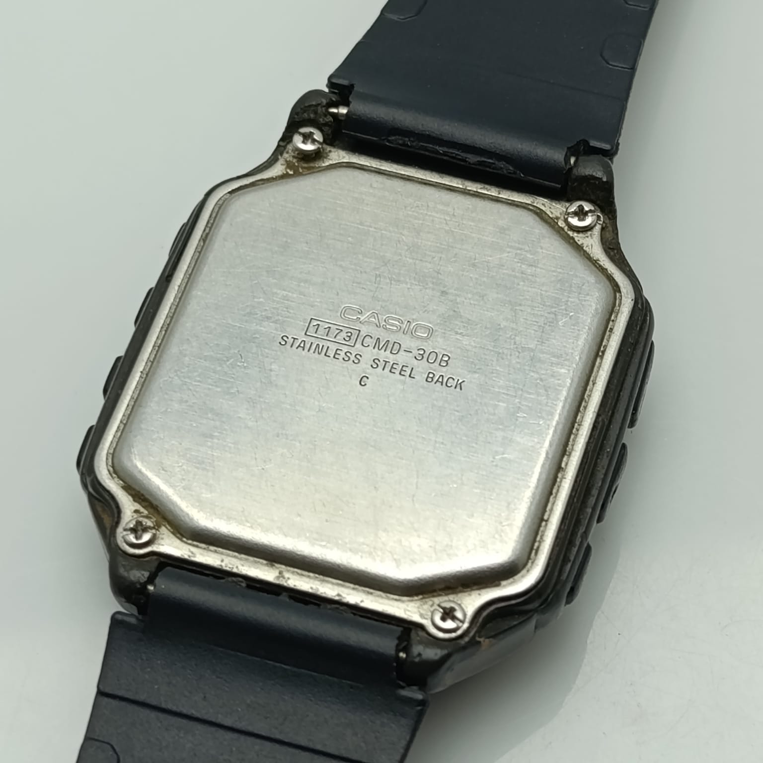 Casio CMD 30B Wrist Remote Controller Digital Vintage Men’s Watch (1)