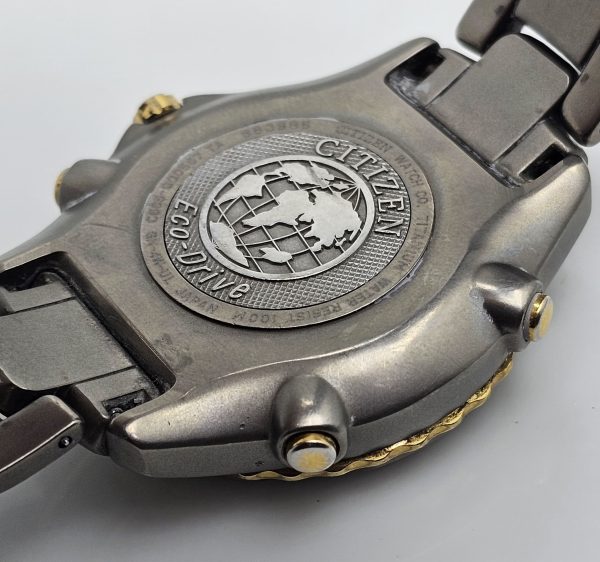 Citizen C605 Q00567 Eco Drive Solar Titanium World Time Vintage Mens Watch 2 600x562