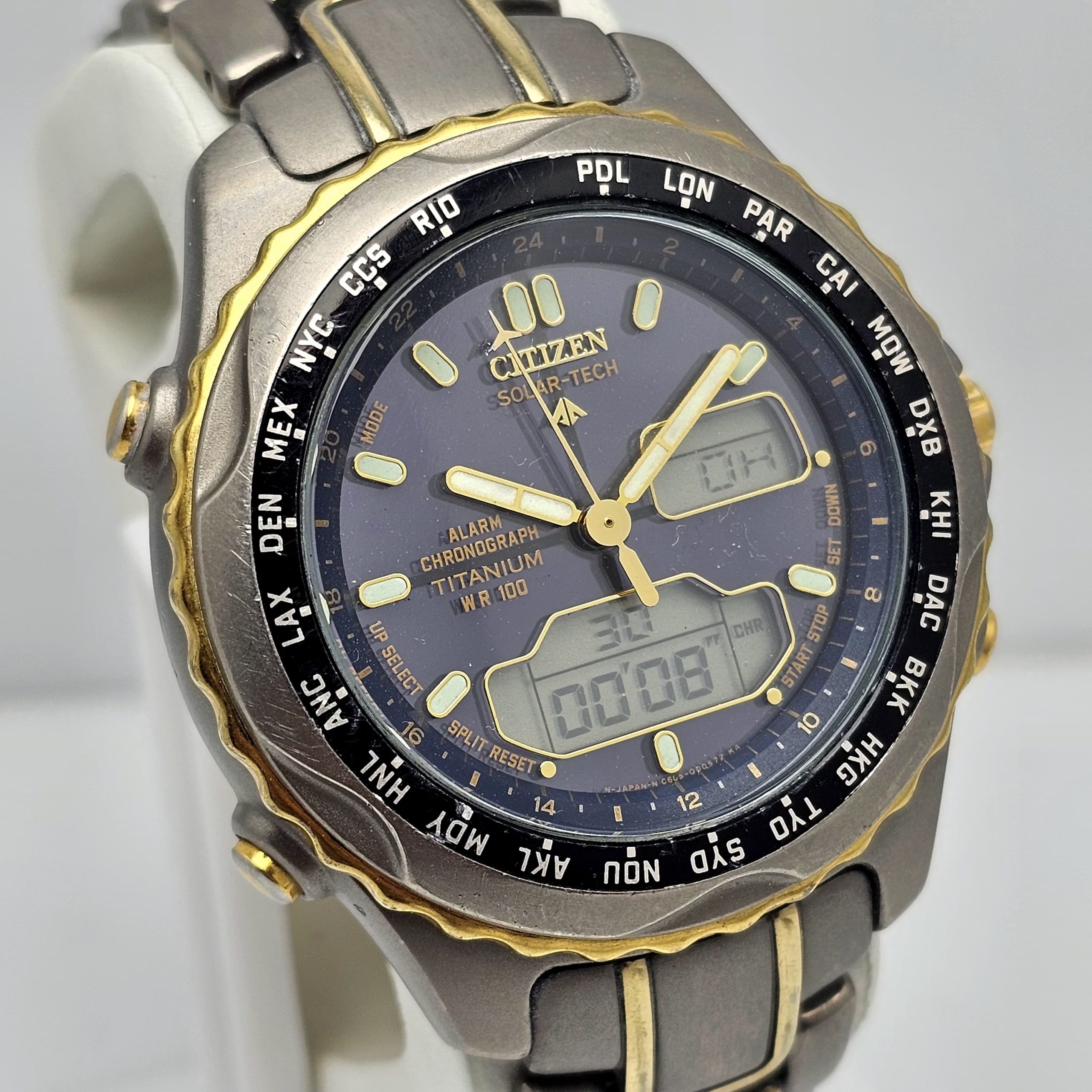 Citizen C605 Q00567 Eco Drive Solar Titanium World Time Vintage Mens Watch 8 scaled