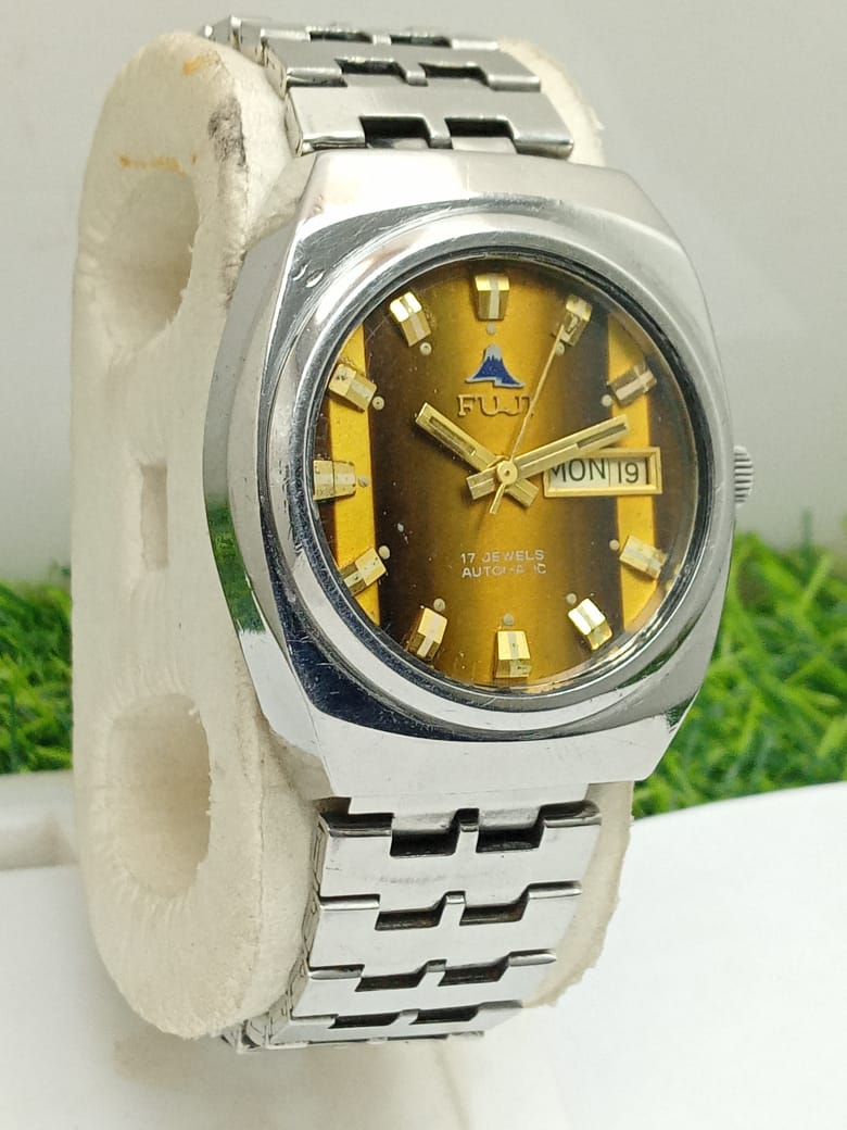 Fuji Automatic Day/Date Mustard Dial Vintage Men's Watch AKA13AK5