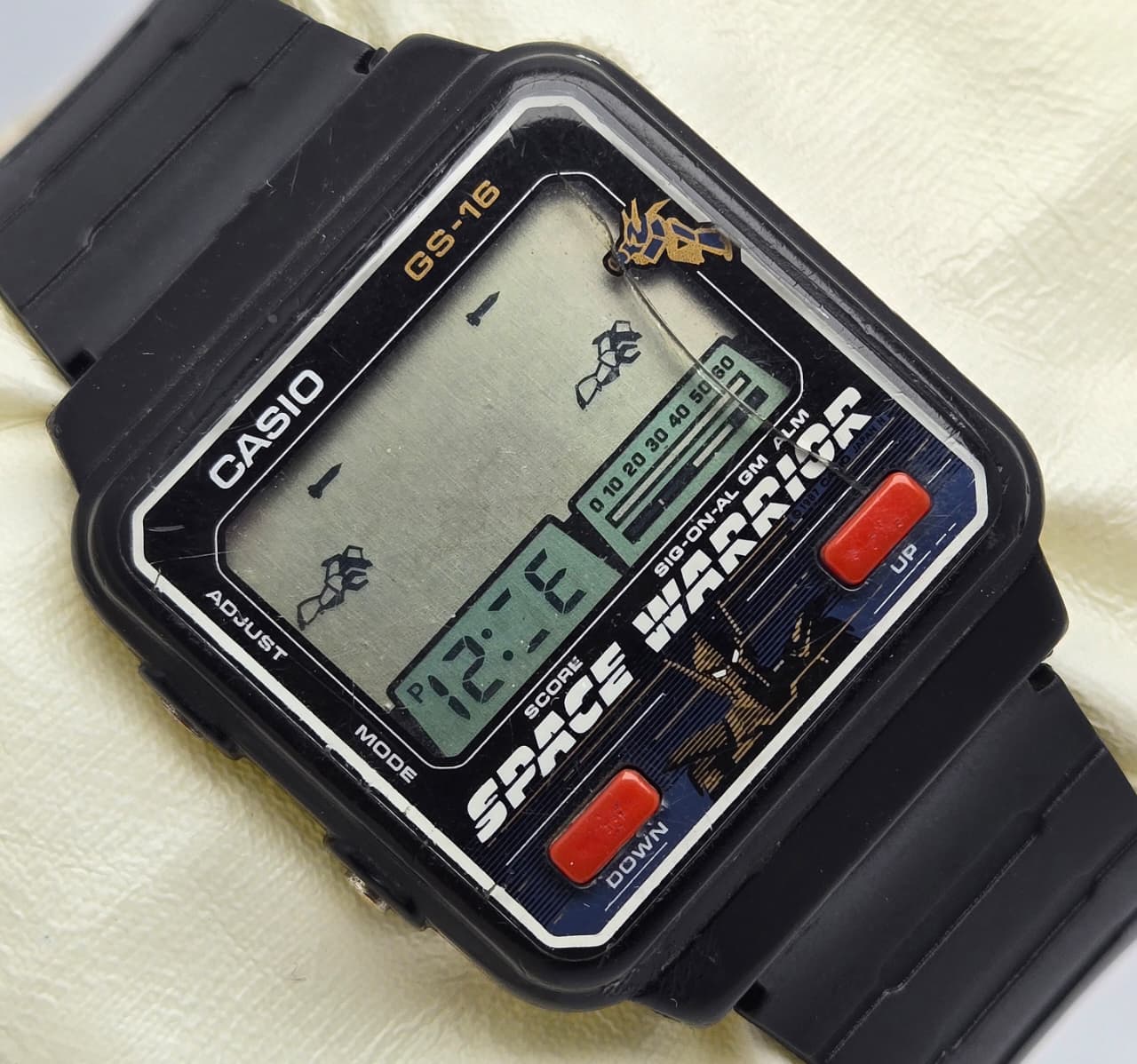 1980s Casio Space Warrior GS-16 Vintage 686 Game Watch Japan - Image 2