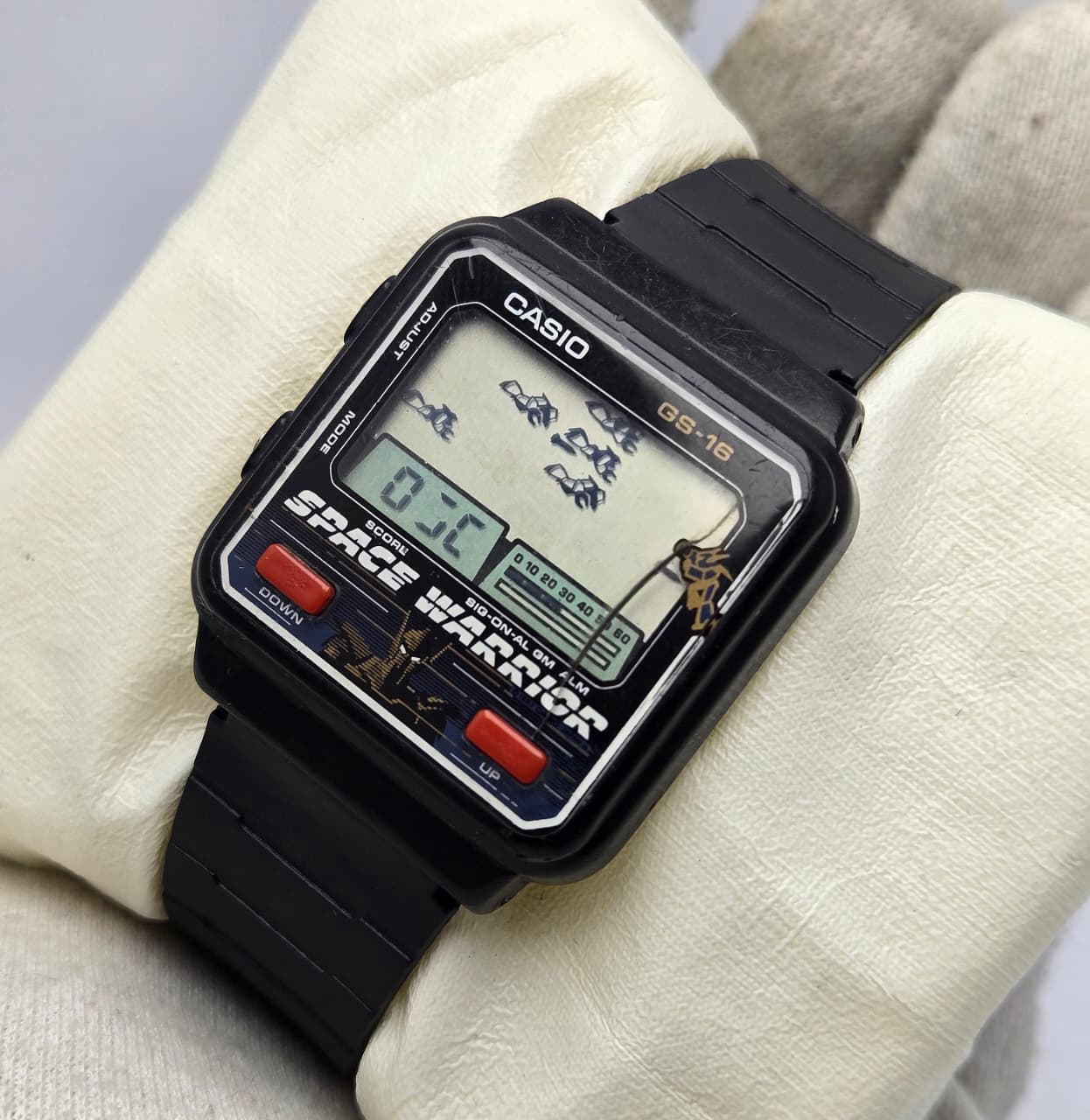 1980s Casio Space Warrior GS-16 Vintage 686 Game Watch Japan - Image 4