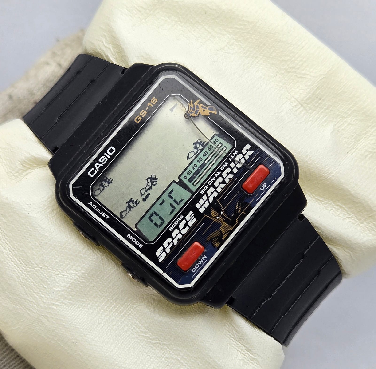 1980s Casio Space Warrior GS-16 Vintage 686 Game Watch Japan - Image 3