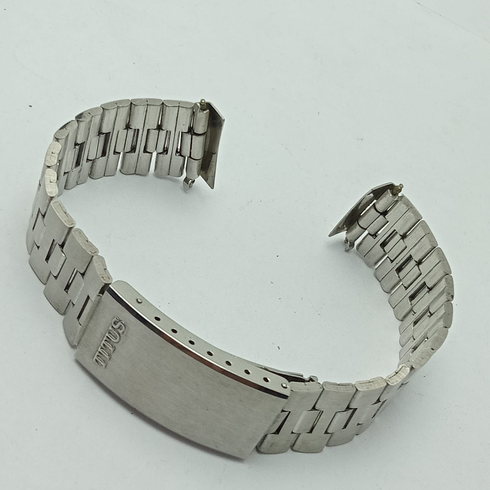 18-mm-Curved-End-Link-Titus-9301-Vintage-Mens-Watch-Bracelet-6-2.jpeg 18 mm Curved End Link Titus 9301 Vintage Men’s Watch Bracelet UMB77ARL1 - Image 1