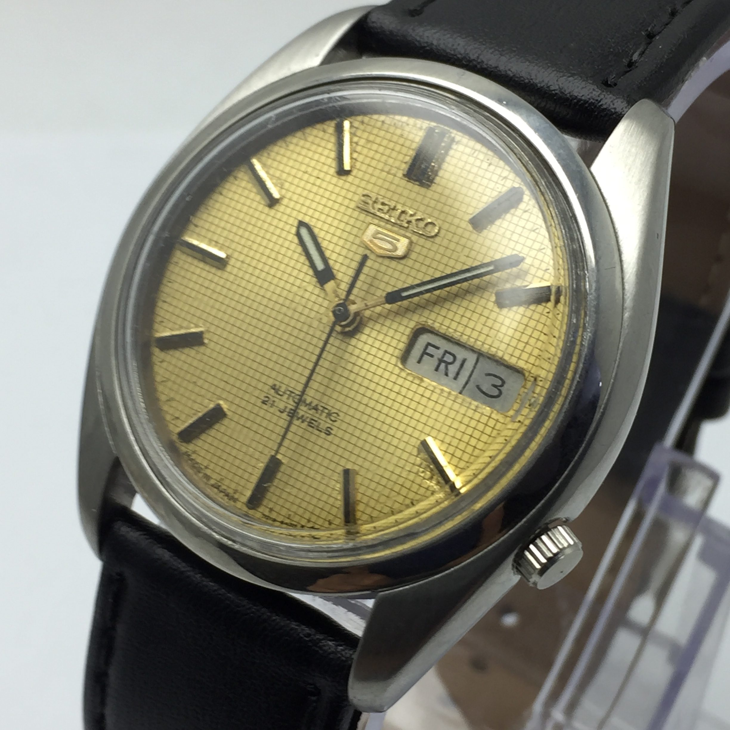 IMG_8166-1-rotated-1.jpg Seiko 5 Automatic 7019-8180 Day/Date Golden Dial Vintage Men's Watch NOME18BAS4 - Image 1