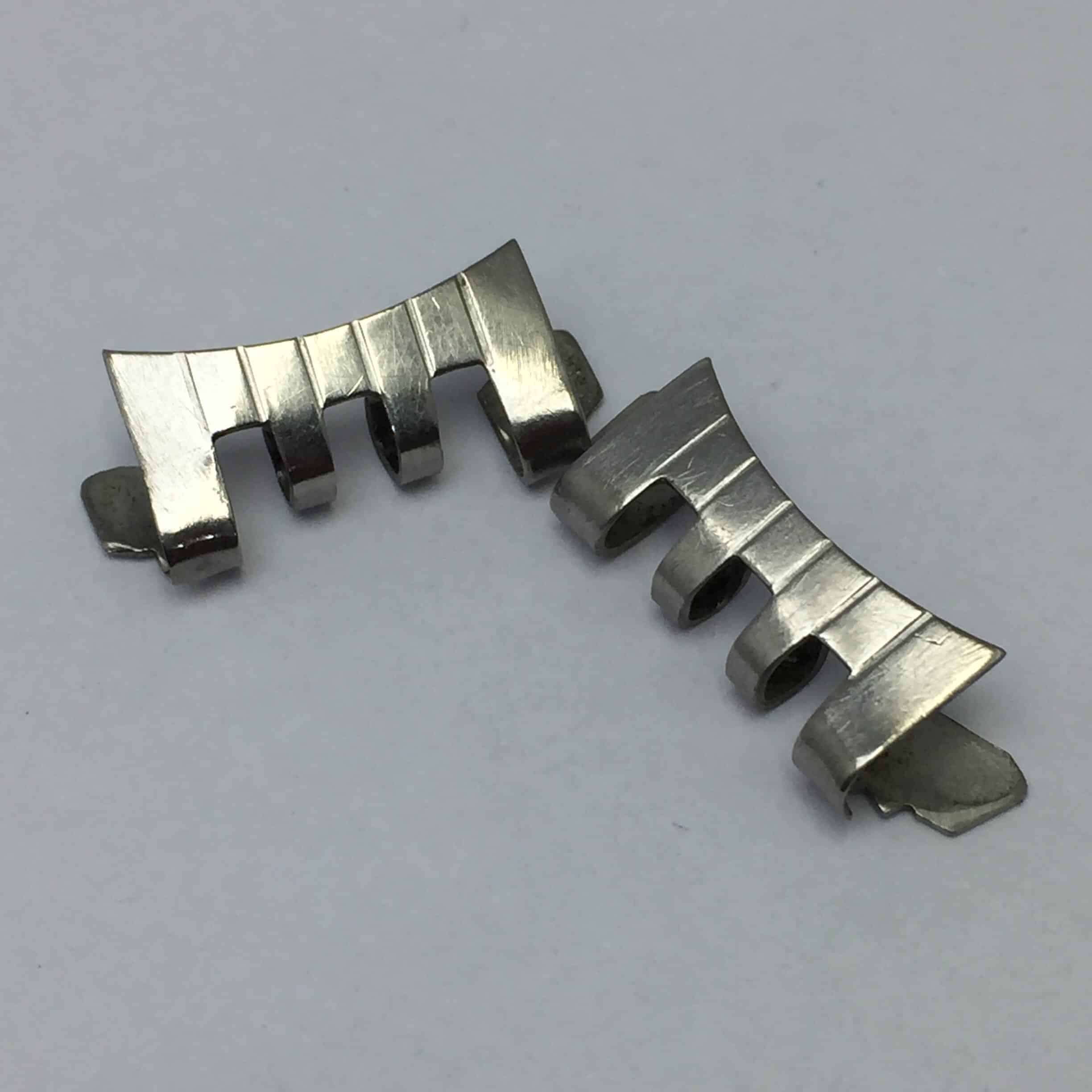 IMG_8295-rotated-1.jpg 16 mm Beads Of Rice Stainless Steel Vintage Watch Bracelet Curved End Links WQW37BAS3 - Image 1