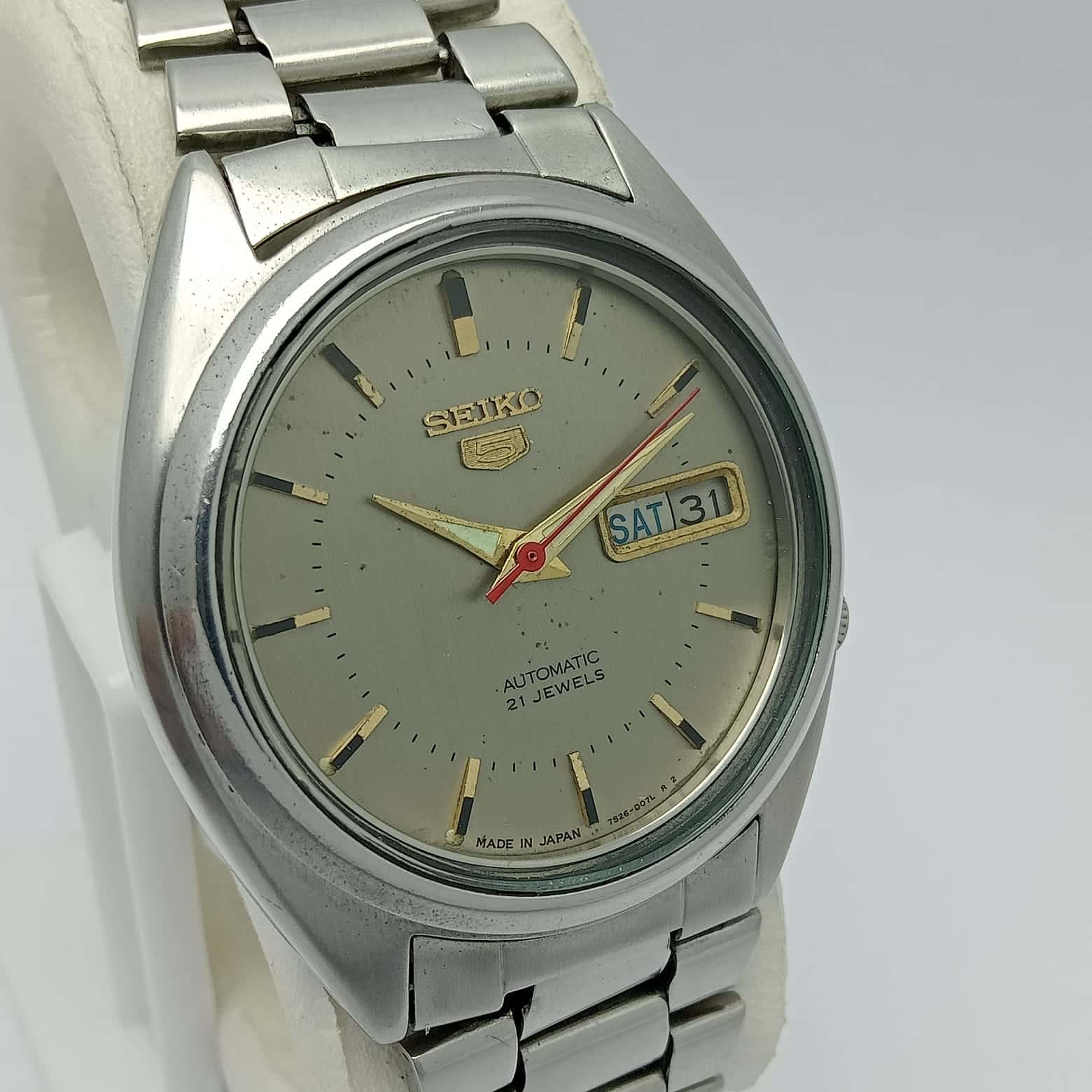 Seiko-5-Automatic-7009-3171-DayDate-Vintage-Mens-Watch-2.jpeg Seiko 5 Automatic 7009-3171 Day/Date Vintage Men's Watch SUB126ARL5 - Image 1