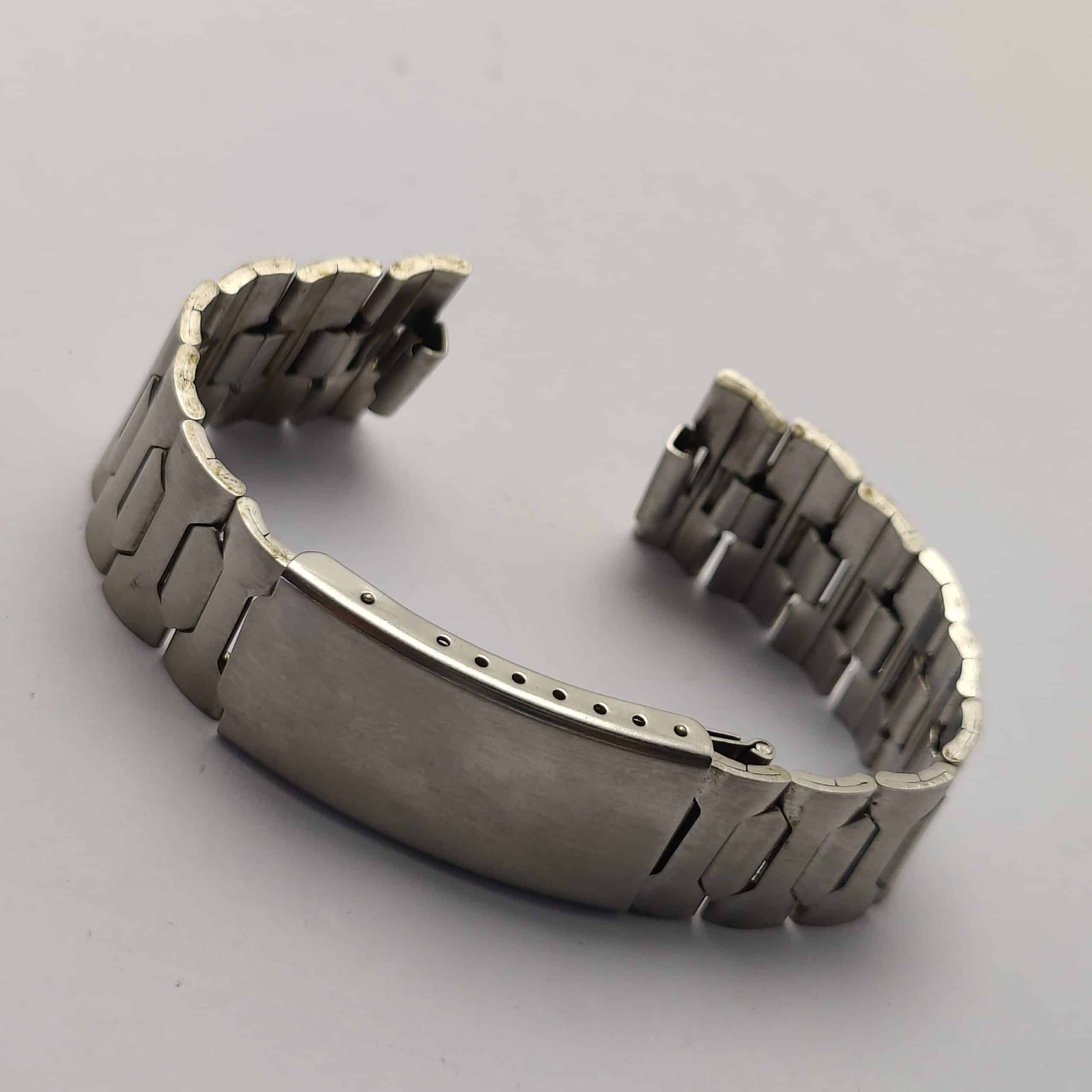 WhatsApp-Image-2024-08-07-at-4.14.34-PM-scaled-1.jpeg 11 mm Stainless Steel Coffin Link Men's Watch Bracelet HLM32ABR1 - Image 1