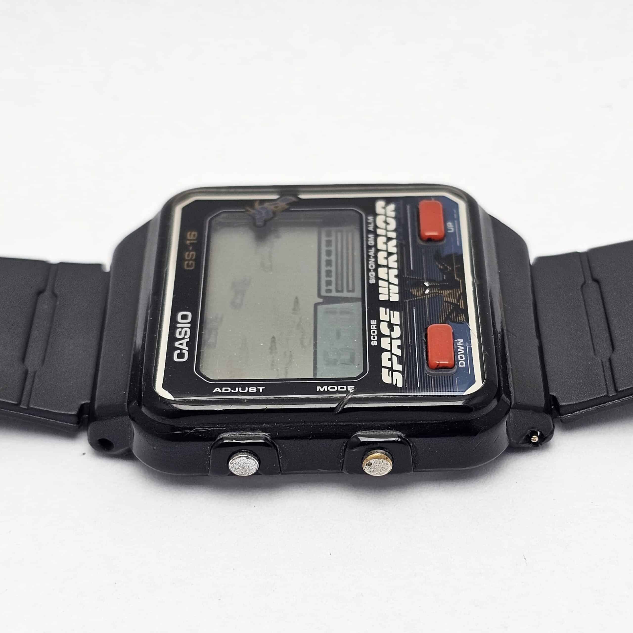 Casio GS-16 ビンテージ　ゲーム&ウォッチ 美品 Casio GS-16 Space Warrior 686 Vintage Men's Game Watch SHB2SHA22
