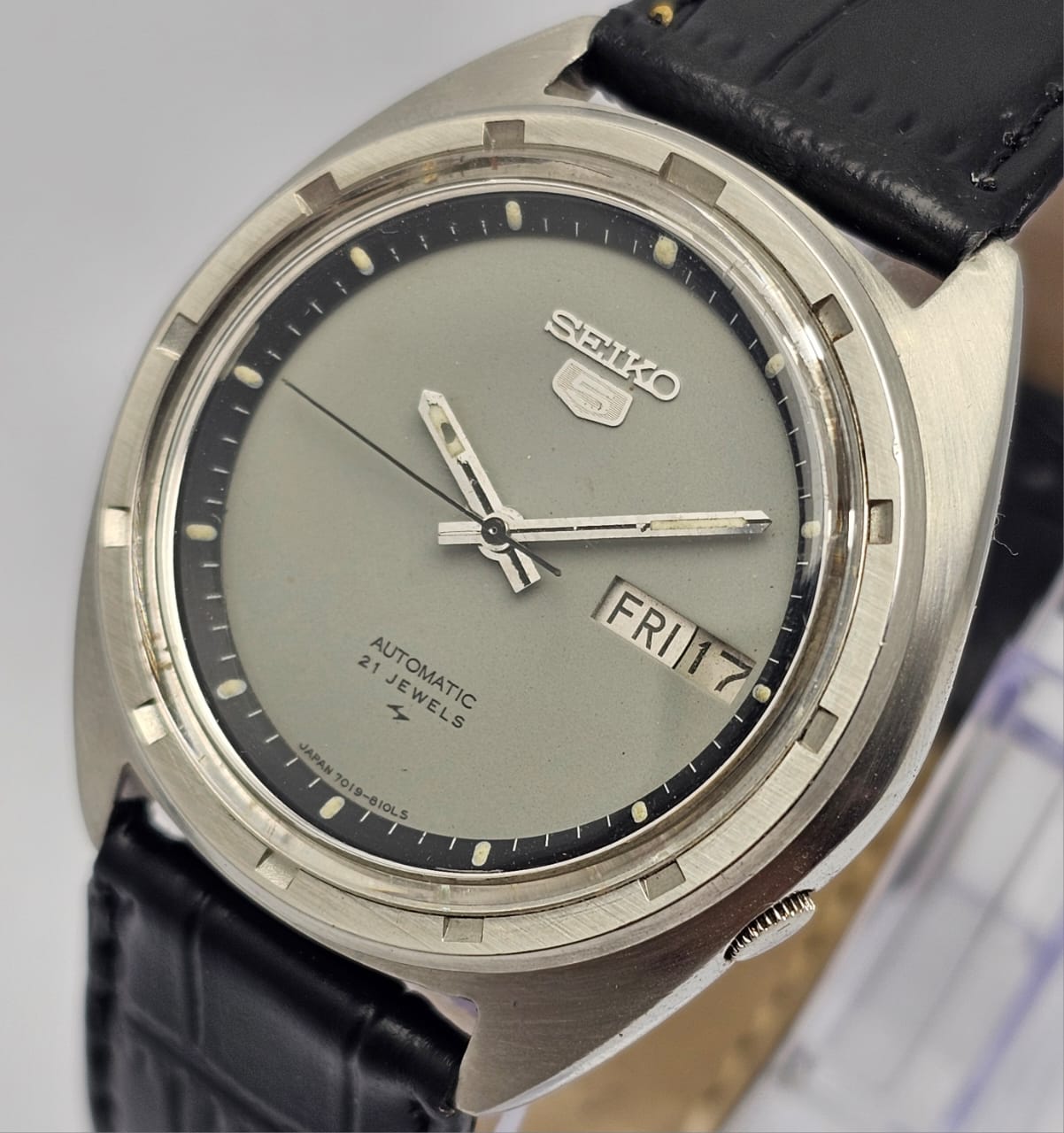 WhatsApp-Image-2025-09-30-at-1.44.47-PM.jpeg Seiko 5 Automatic 7019-8080 Day/Date Vintage Men's Watch SGB88SGB6 - Image 1